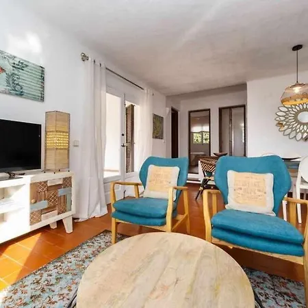 Bini Bella Ideal Para Familias Con Niños Piscina Vallada Y Columpios Villa Binibeca